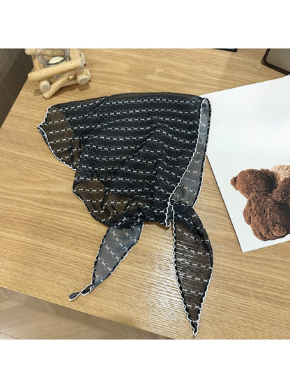 Scarvii - Printed Chain Pattern Triangle Bandana