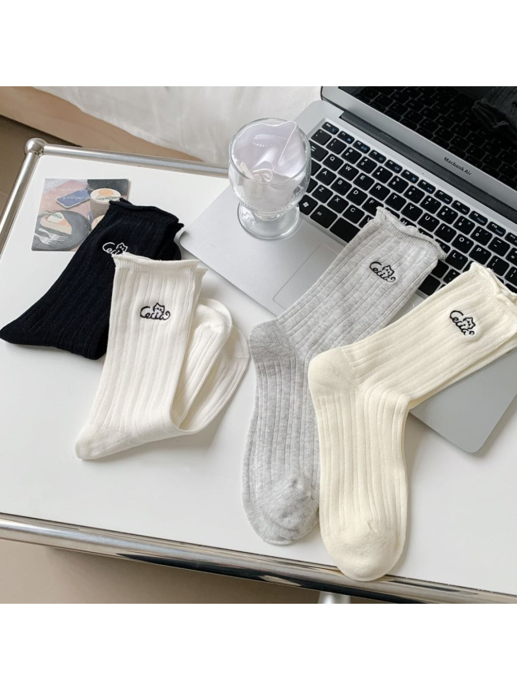Rufia - Cute Cat Icon Ribbed Crew Socks