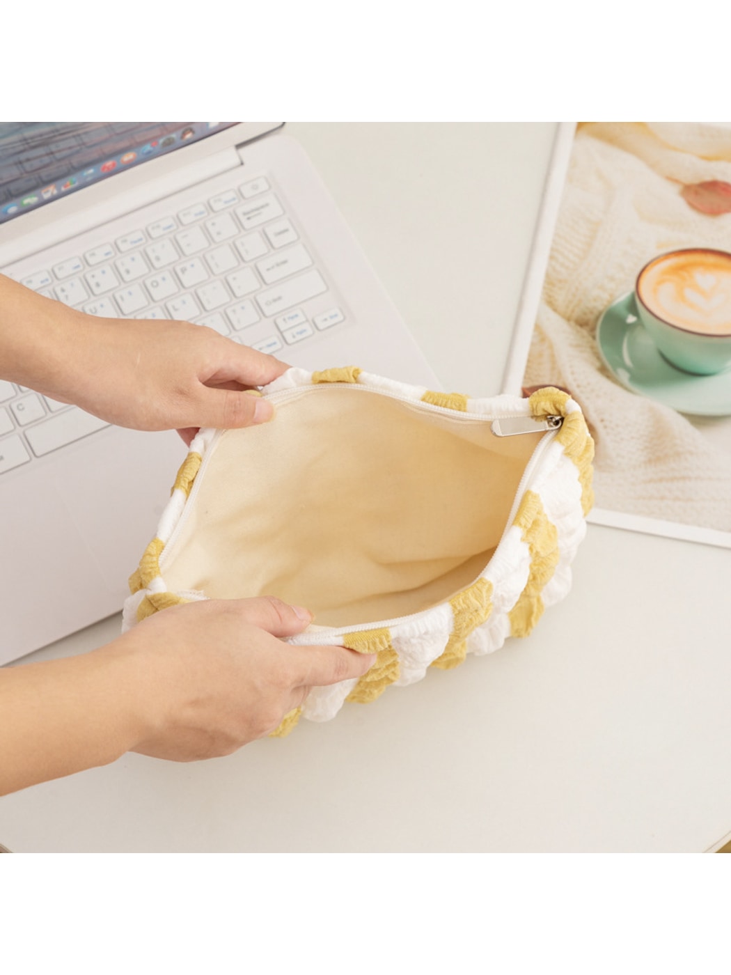 Cosbai - Puff-textured Solid Color and Stripes Zip Pouch