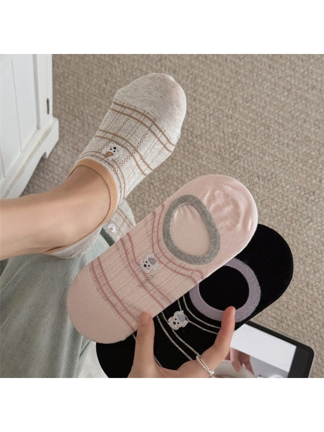 Rufia - Cute Dog Embroidered Stripe No Show Socks
