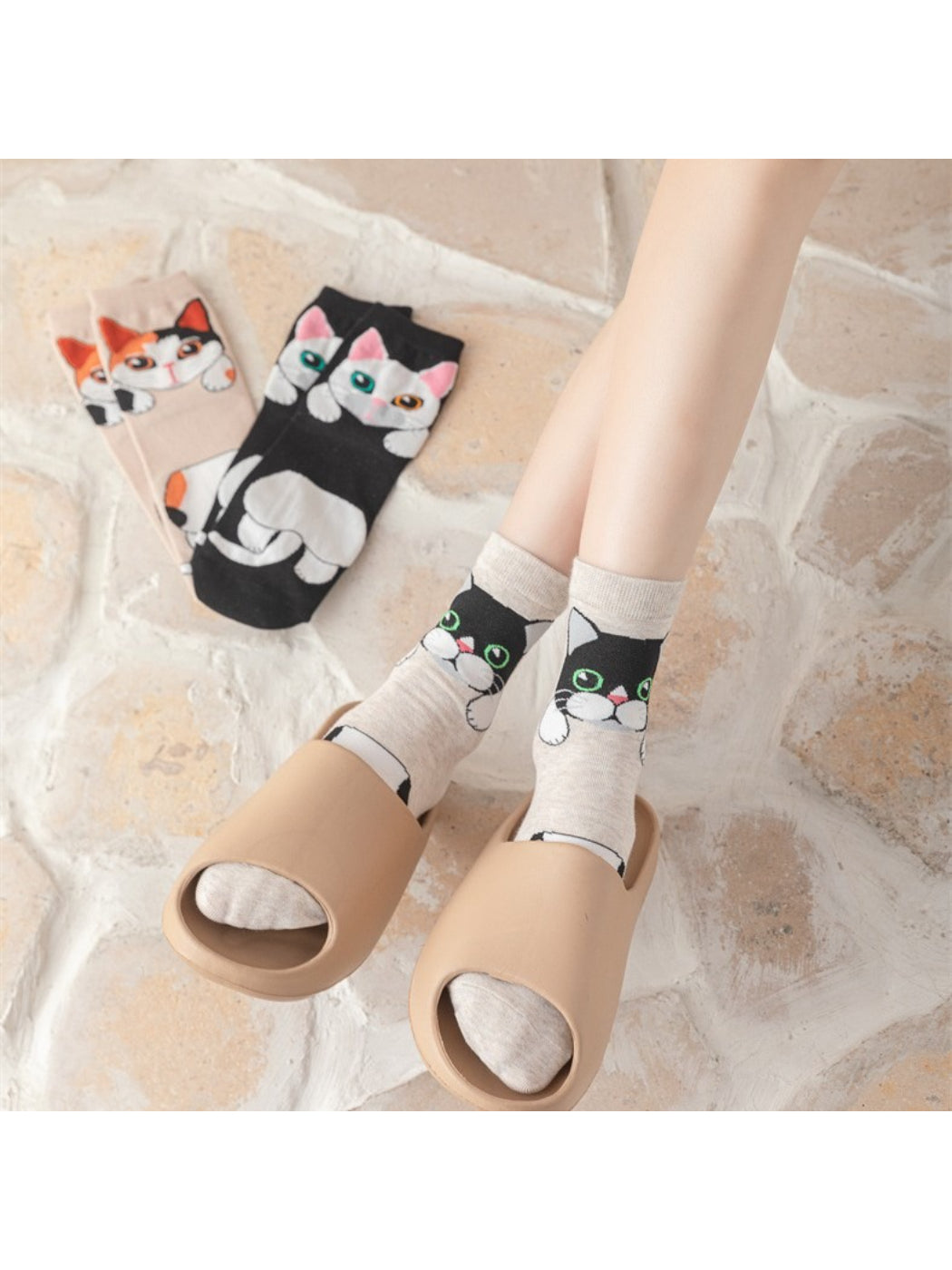 Rufia - Playful Big-Eyed Cat Face Socks