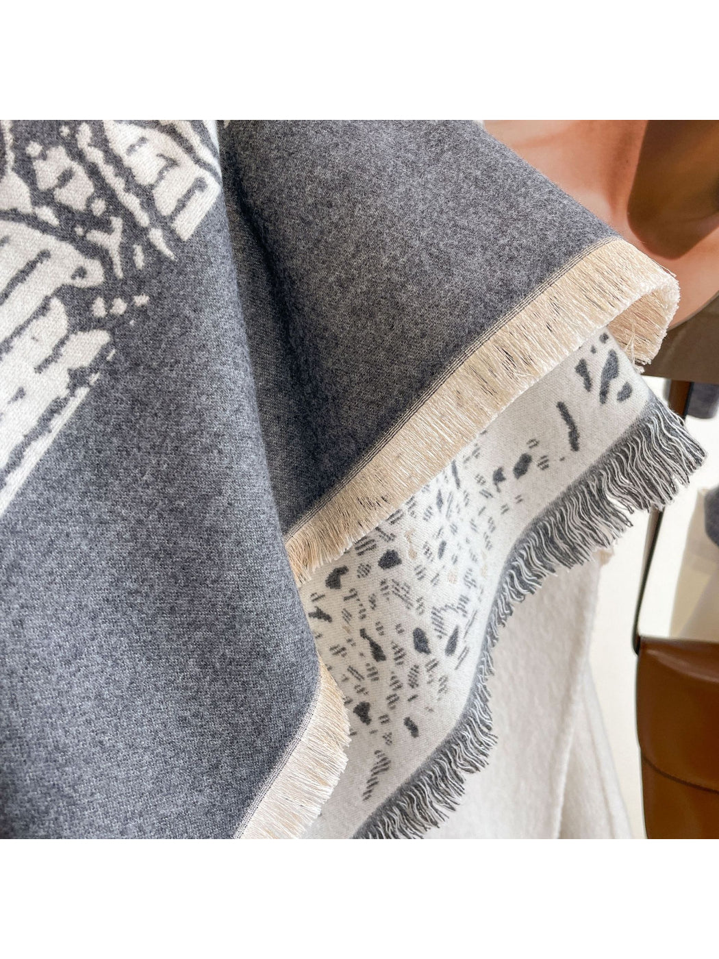 Scarvii - Botanical Scene Reversible Scarf