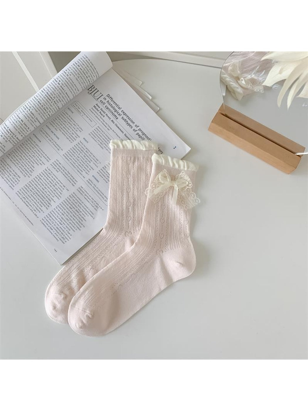 Rufia - Sweet Style Openwork Bow Detail Crew Socks