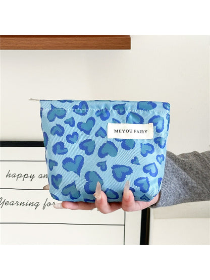 Cosbai - Vintage Leopard Heart Printed Makeup Bag