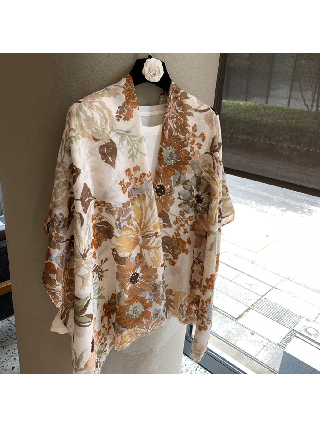Scarvii - Vintage Print Long Shawl