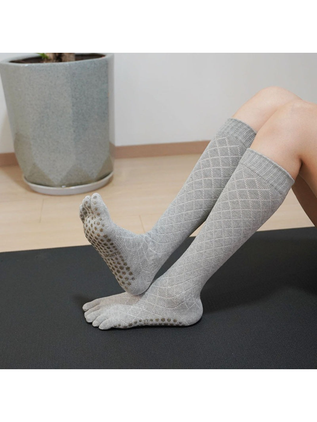 Rufia - Five-Toe Grip Training Knee Socks