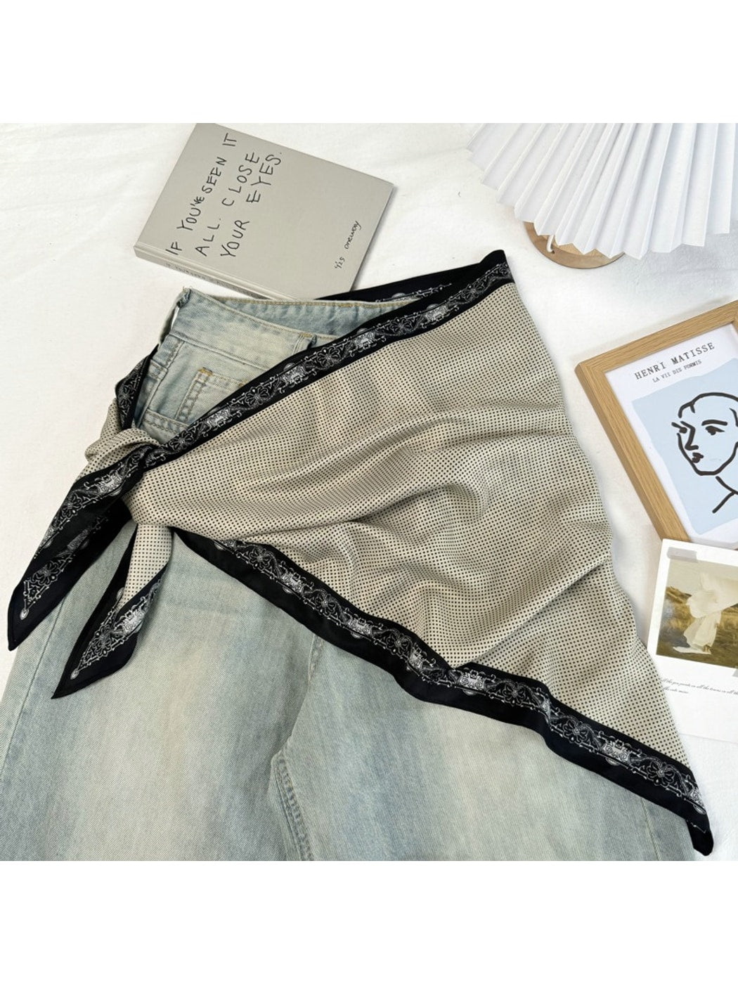 Scarvii - Retro Panel Print Decorative Triangle Scarf
