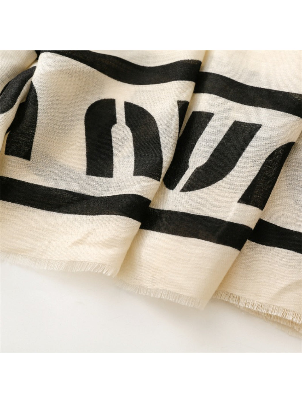 Scarvii - Graphic Stripe Pattern Everyday Scarf