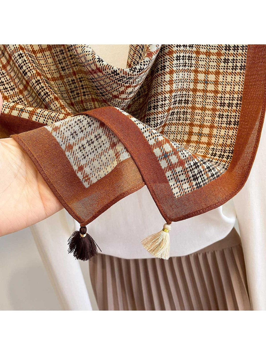 Scarvii - Vintage Check Print Border Tassel Square Scarf