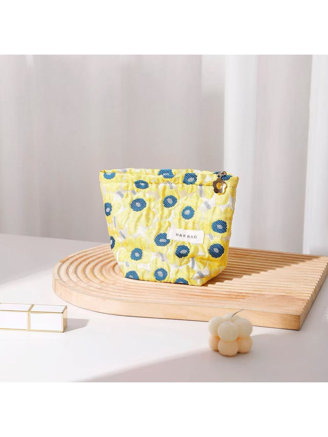 Cosbai - Sweet Style Floral Cosmetic Storage Bag