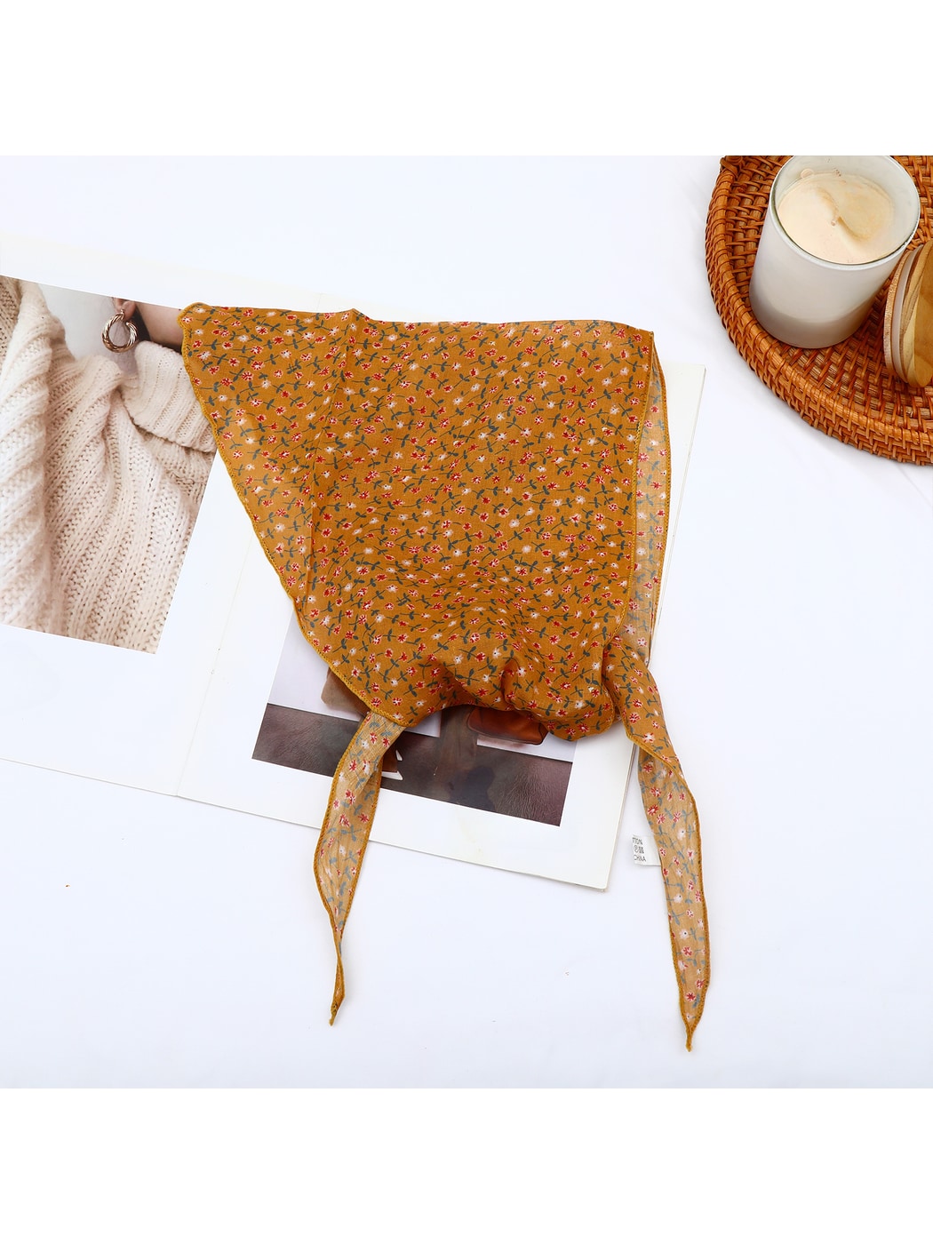 Scarvii - Floral Print Detail Decorative Triangle Bandana