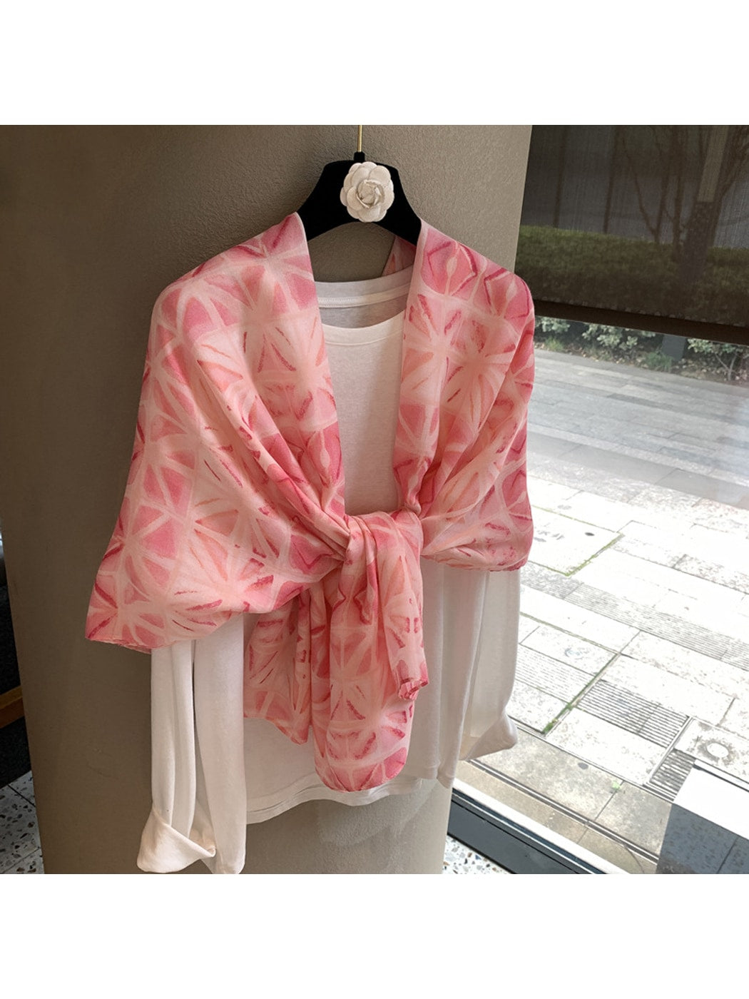 Scarvii - Geometric Print Shawl Scarf