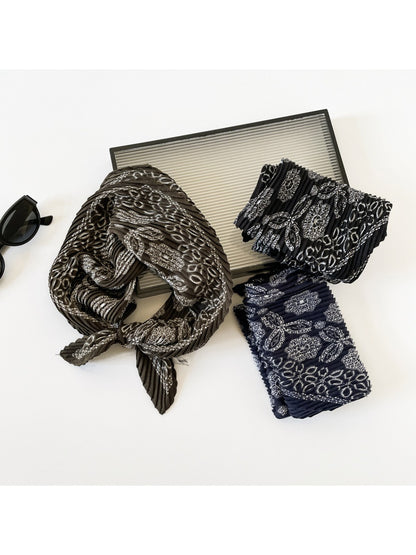 Scarvii - Modern Motif Pleated Scarf
