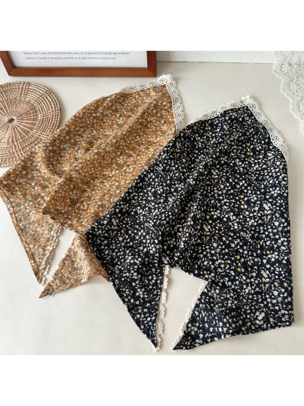 Scarvii - Ditsy Floral Lace Trim Triangle Scarf