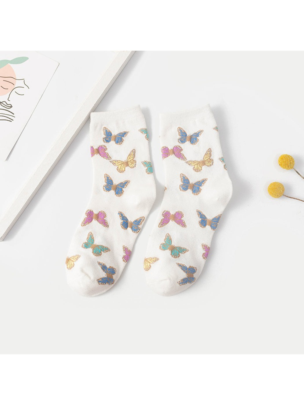 Rufia - Delicate Butterfly Motif Crew Socks
