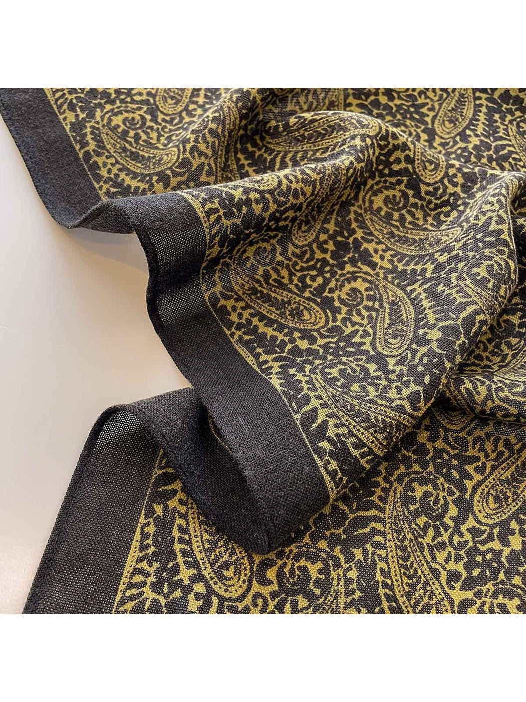 Scarvii - Decorative Border Paisley Fashion Square Scarf