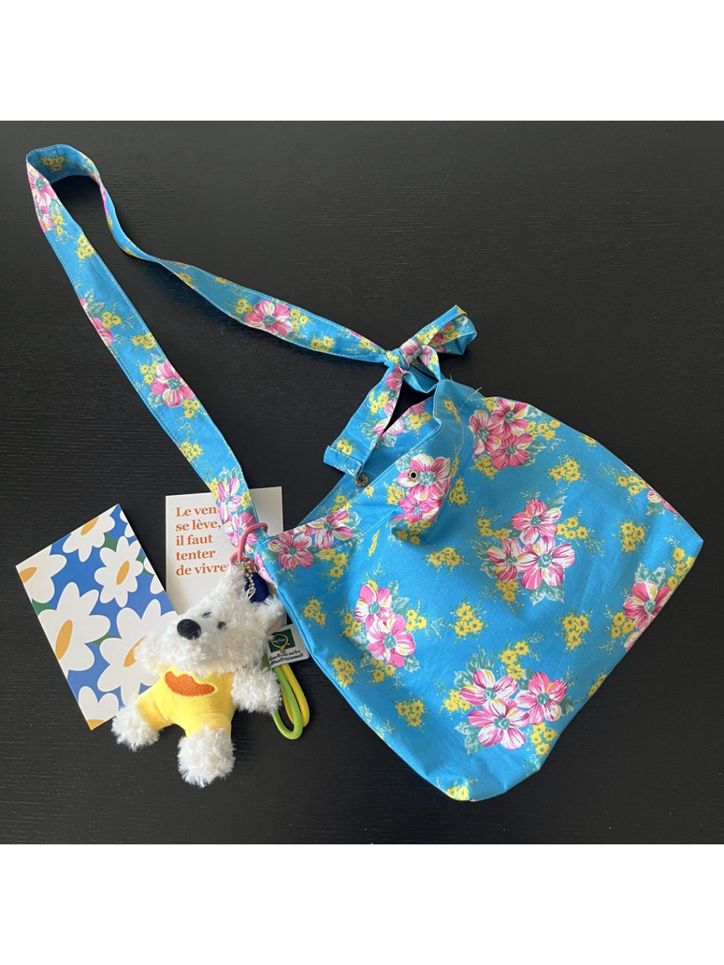 Cosbai Painterly Bloom shoulder bag open to display interior compartments
