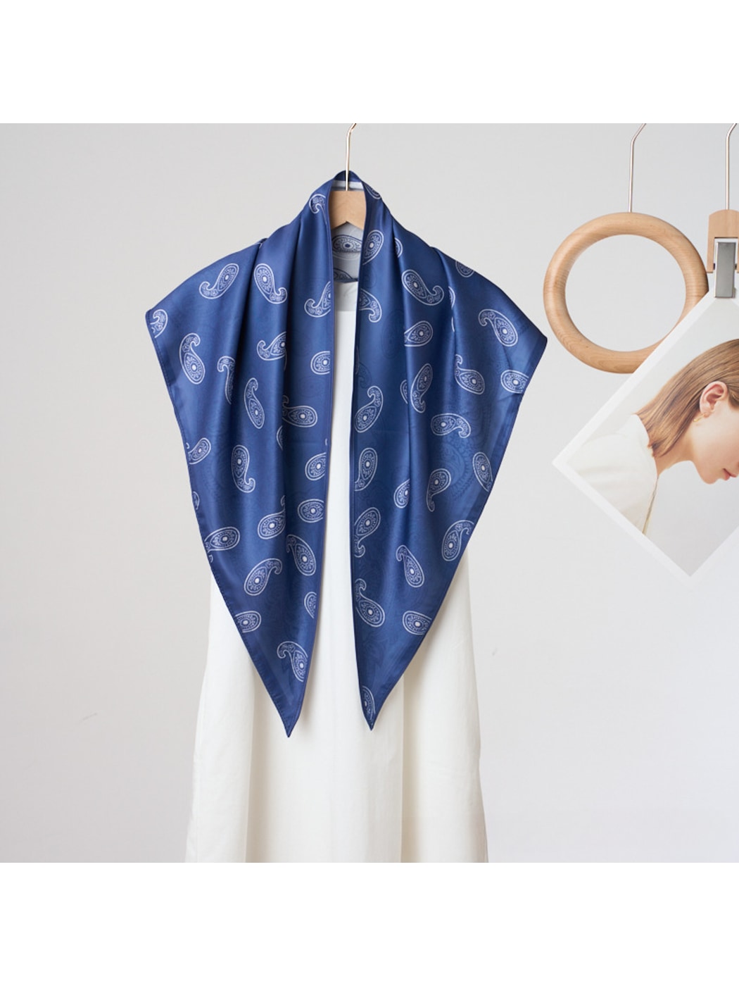 Scarvii - Paisley Double Sided Print Triangle Bandana