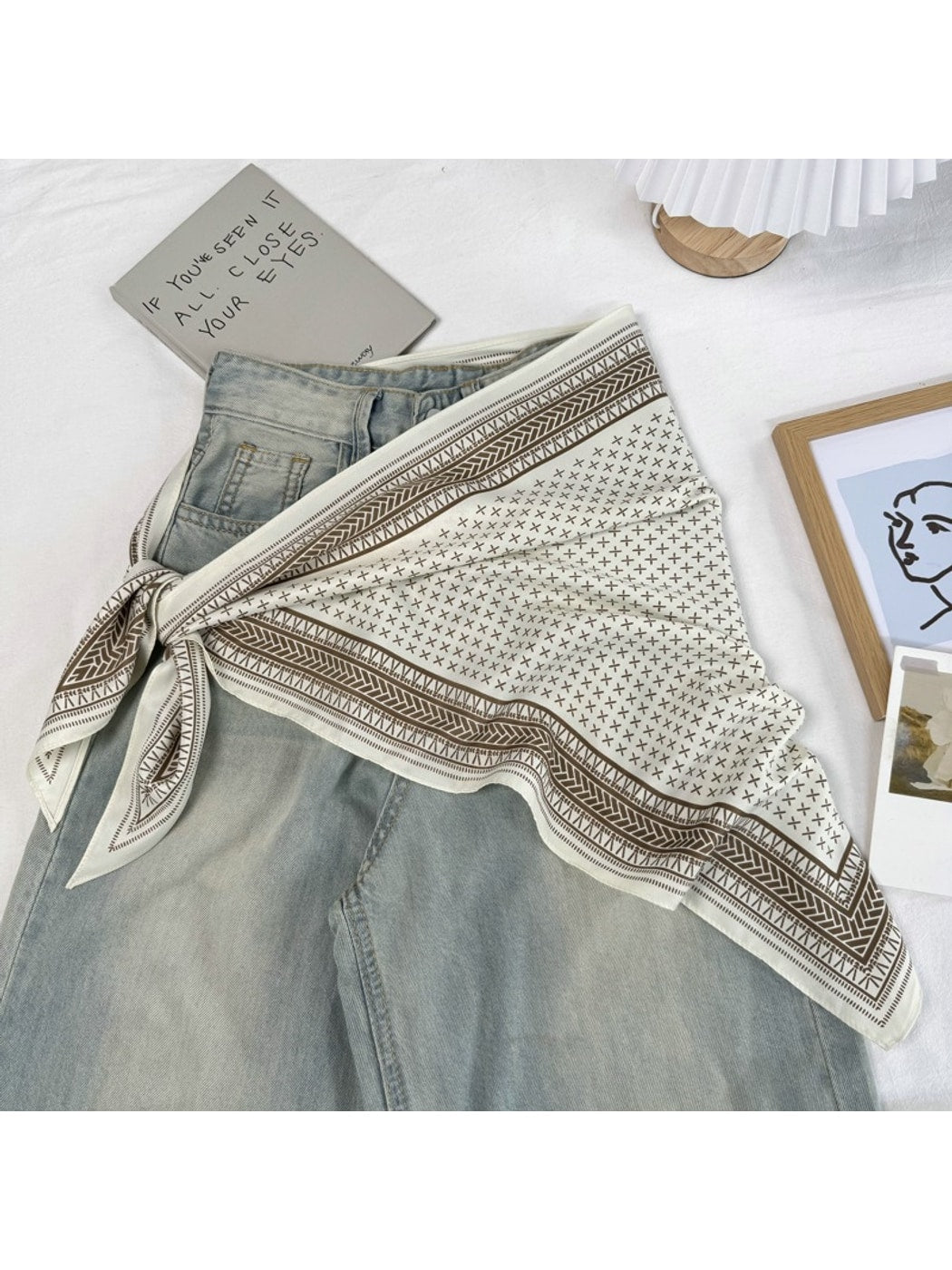 Scarvii - Minimalist Chic Style Triangle Scarf