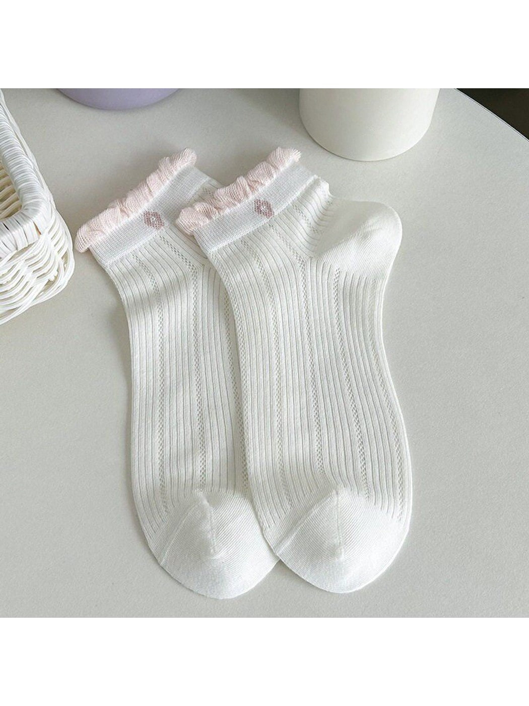 Rufia - Ruffle Trim Solid Color Ankle Socks