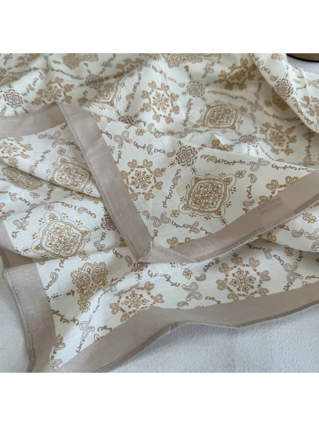 Scarvii - Floral Print Patterned Everyday Square Scarf