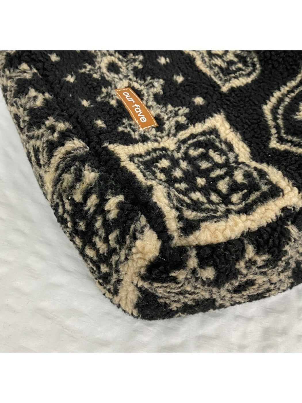 Cosbai – Vintage Polka Dot & Furry Crossbody Bag