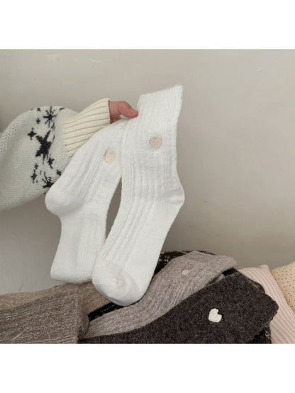 Rufia – Heart Detail Ribbed Crew Socks