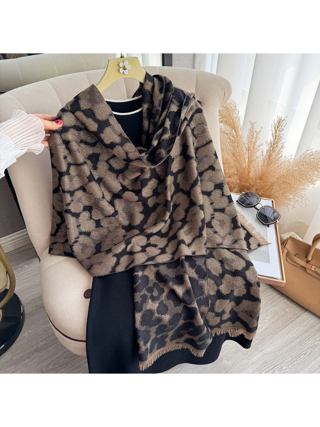 Scarvii - Soft Leopard Print Oversized Scarf