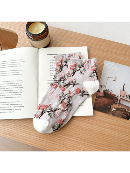 Rufia - Elegant Floral Pattern Ankle Socks