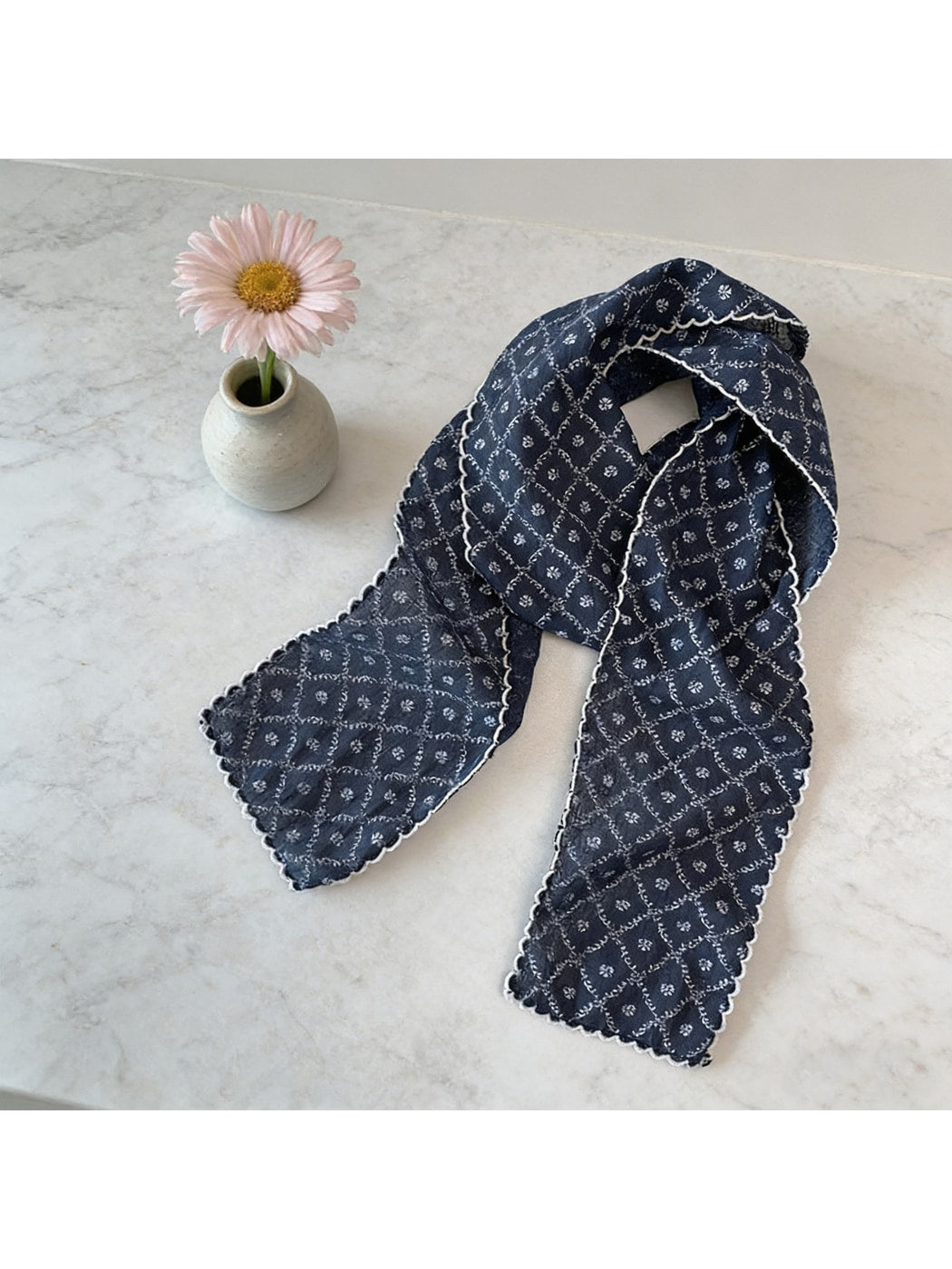 Scarvii - Floral Print Slim Neck Scarf