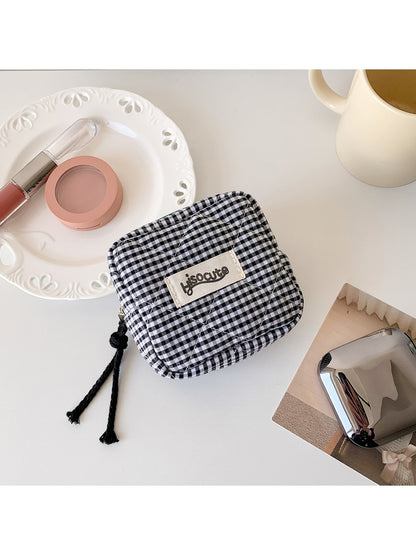 Cosbai - Checkered Zipper Makeup Organizer Bag
