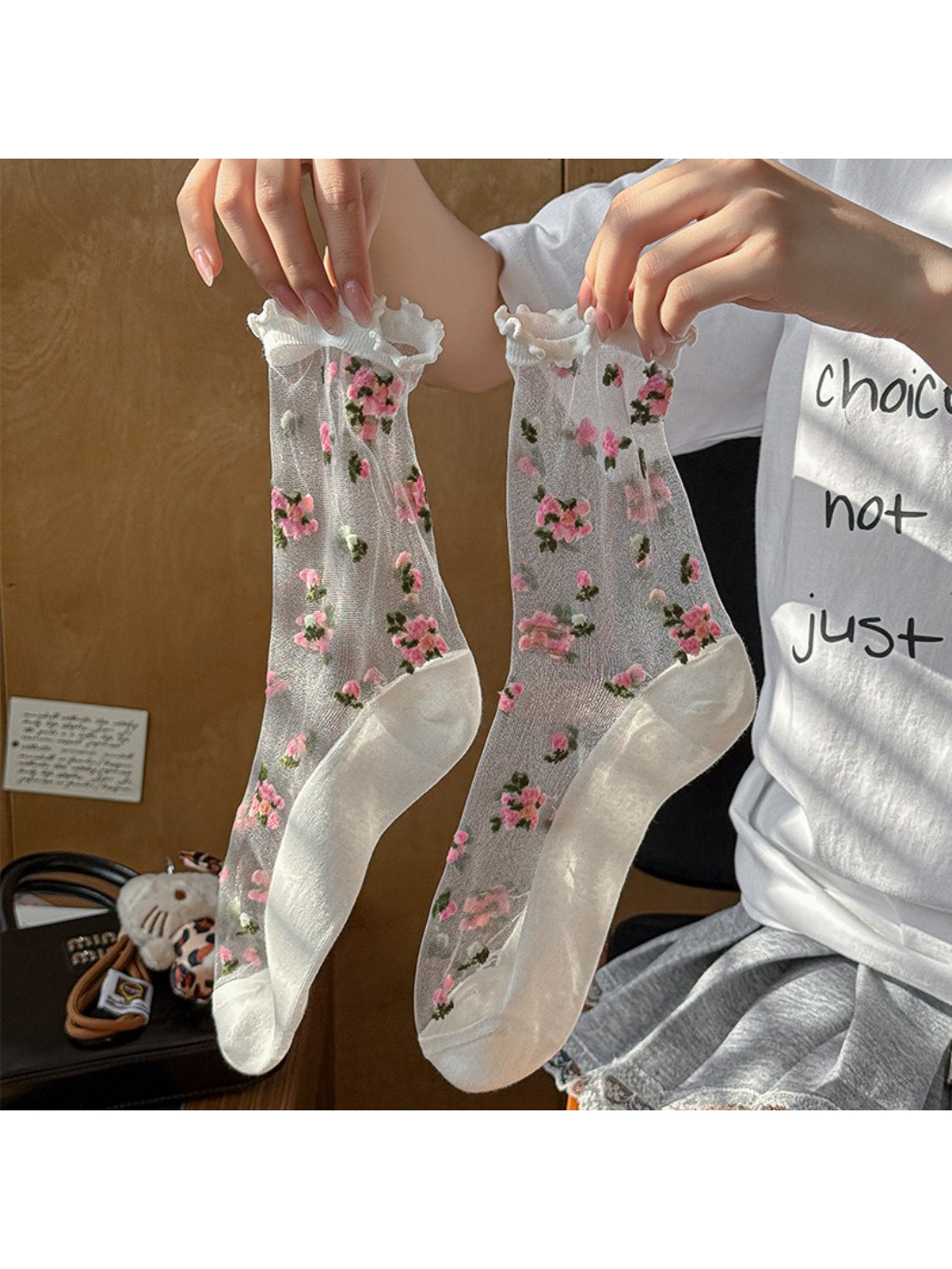 Rufia - Sheer Floral Lettuce Edge Crew Socks product image 2
