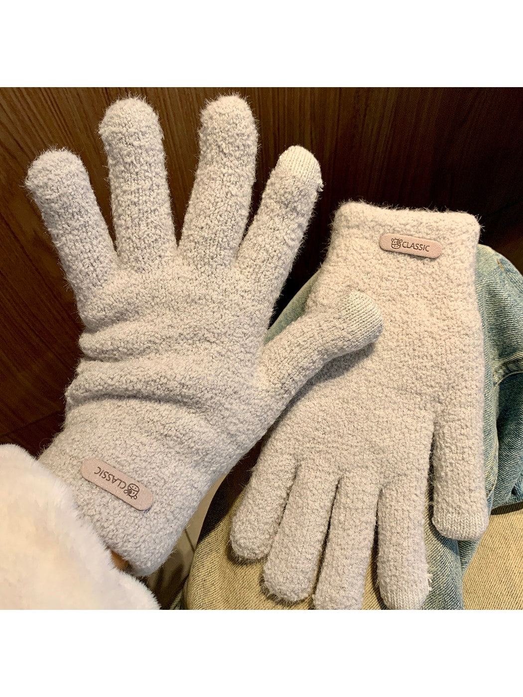 Gloving - Minimal Solid Color Winter Knit Gloves