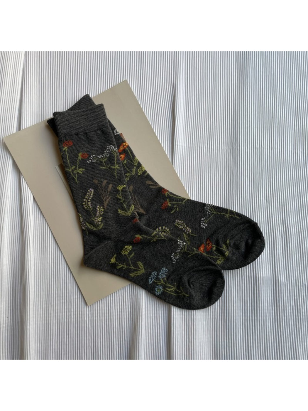 Rufia - Delicate Botanical Embroidery Crew Socks product image 4