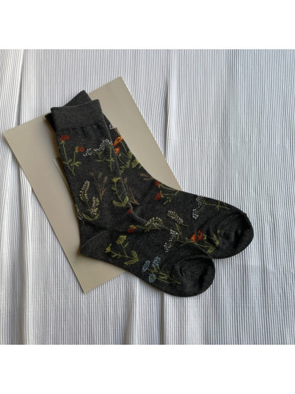 Rufia - Delicate Botanical Embroidery Crew Socks product image 4