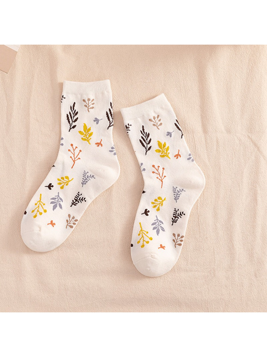 Rufia - Scattered Leaf Motif Knit Crew Socks