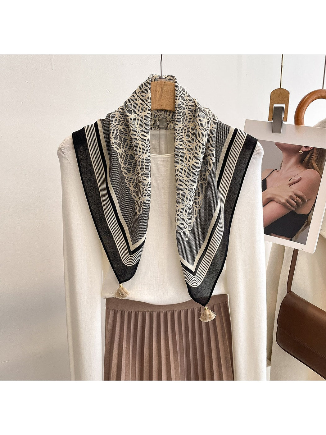 Scarvii - Elegant Gray Geometric Printed Square Scarf