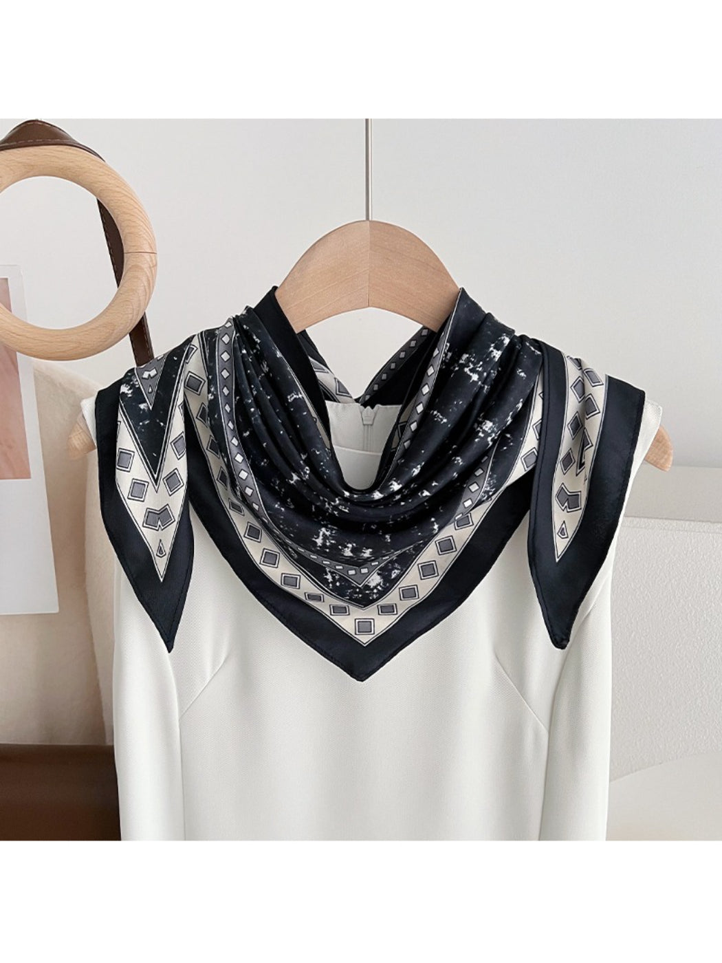 Scarvii Modern Geometric Triangle Scarf