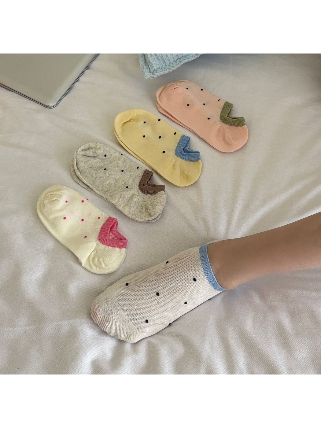 Rufia - Playful Dot Pattern Low Ankle Socks