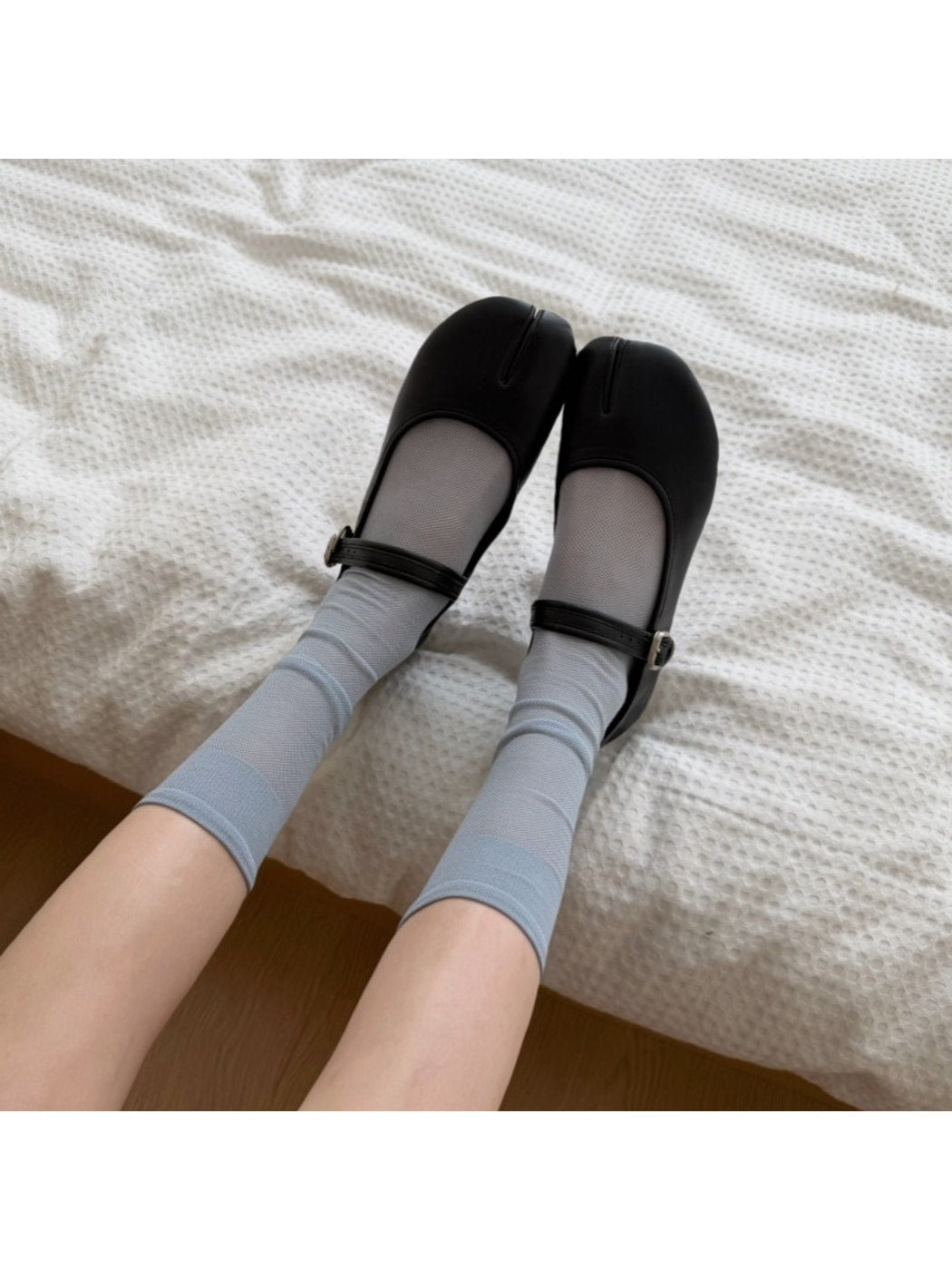 Rufia - Minimal Mid-Calf Split Toe Socks