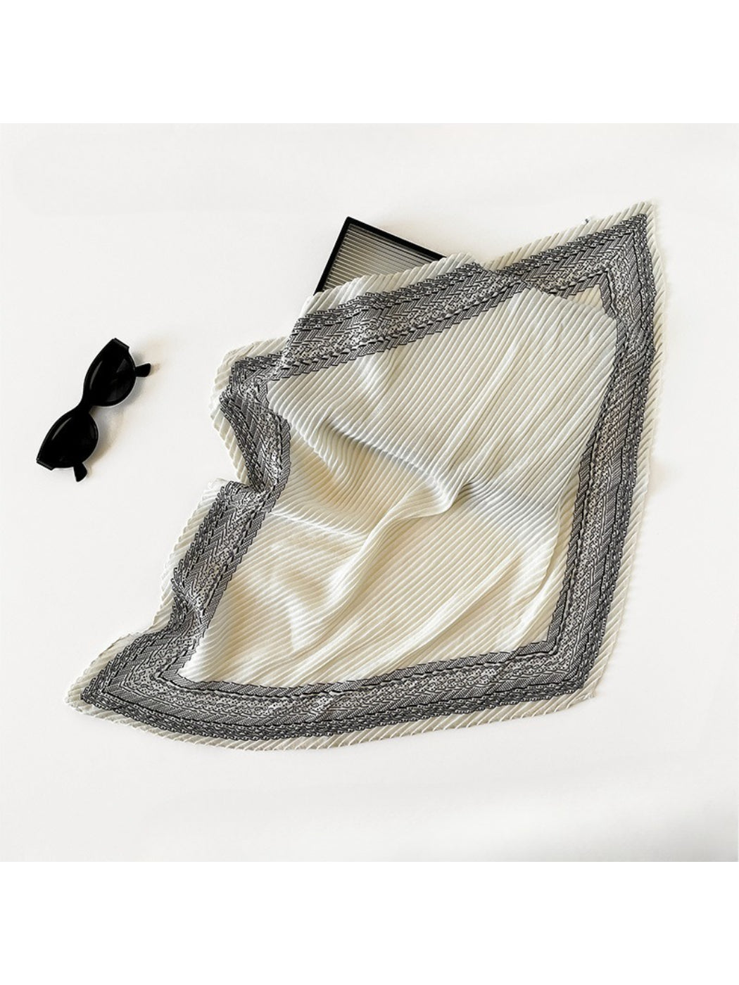 Scarvii - Pleated Paisley Print Scarf