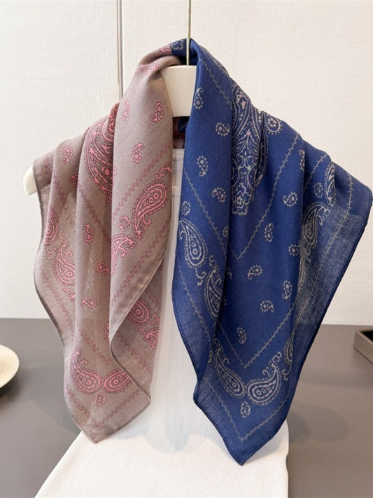 Scarvii - Color-Block Square Scarf with Paisley Pattern – Vintage & Chic