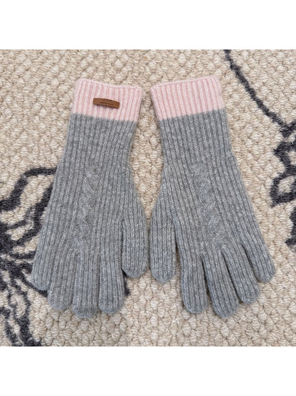 Gloving Colorblock Knit Winter Gloves glove shape