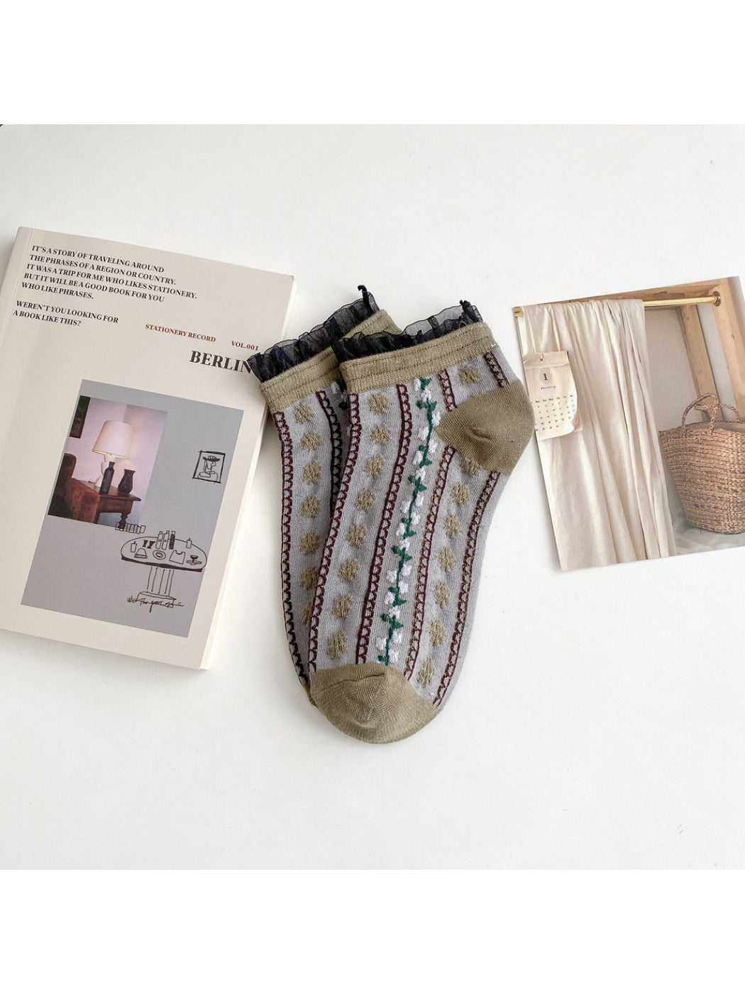 Rufia - Vintage Embroidered Lace Cuff Crew Socks product image 9