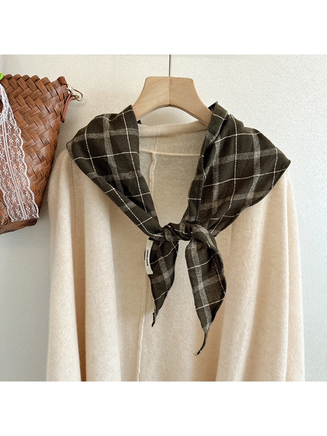 Scarvii - Plaid Pattern Diamond Shaped Winter Scarf