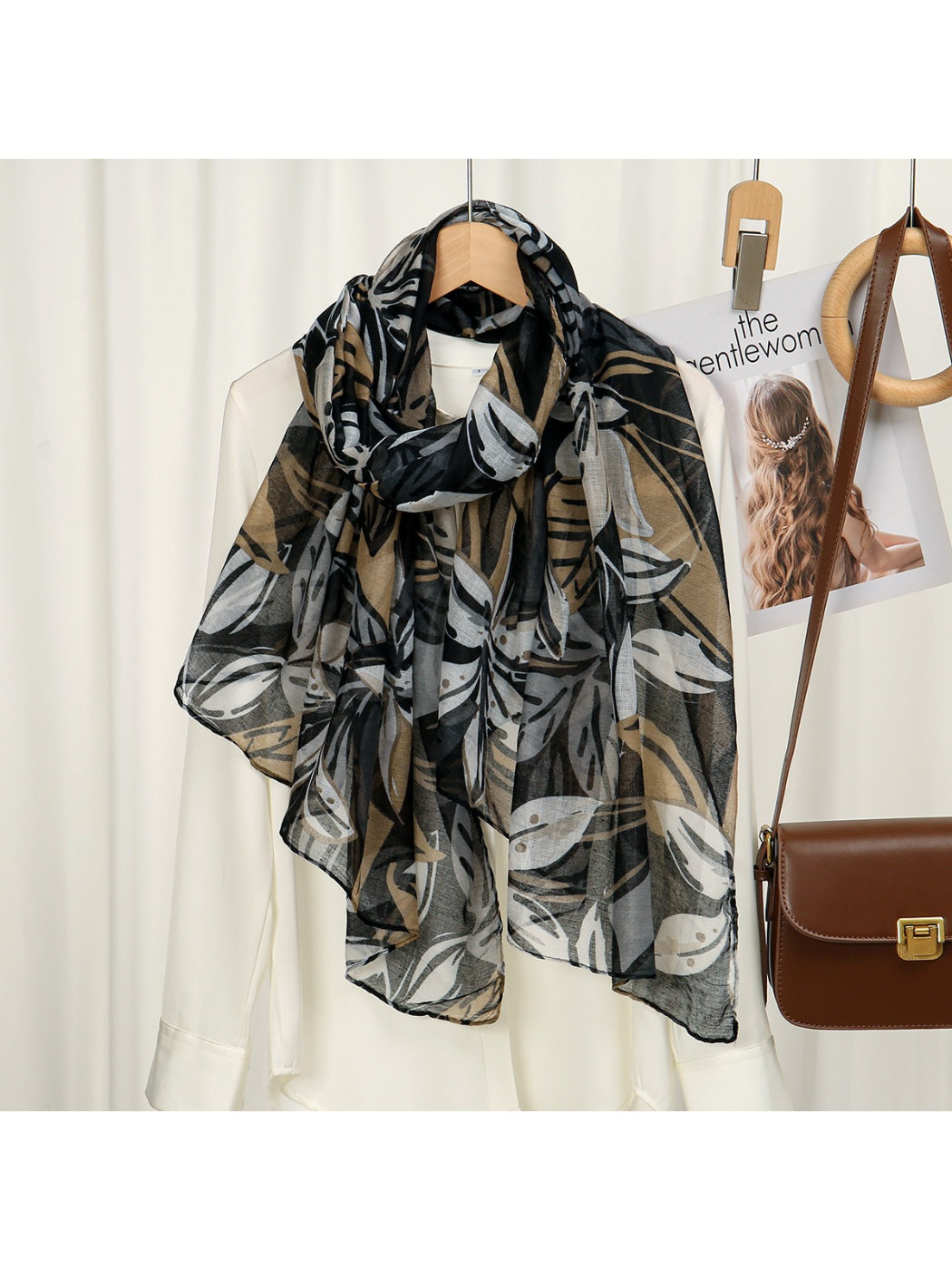 Scarvii – Spring Leaf Print Lightweight Scarf
