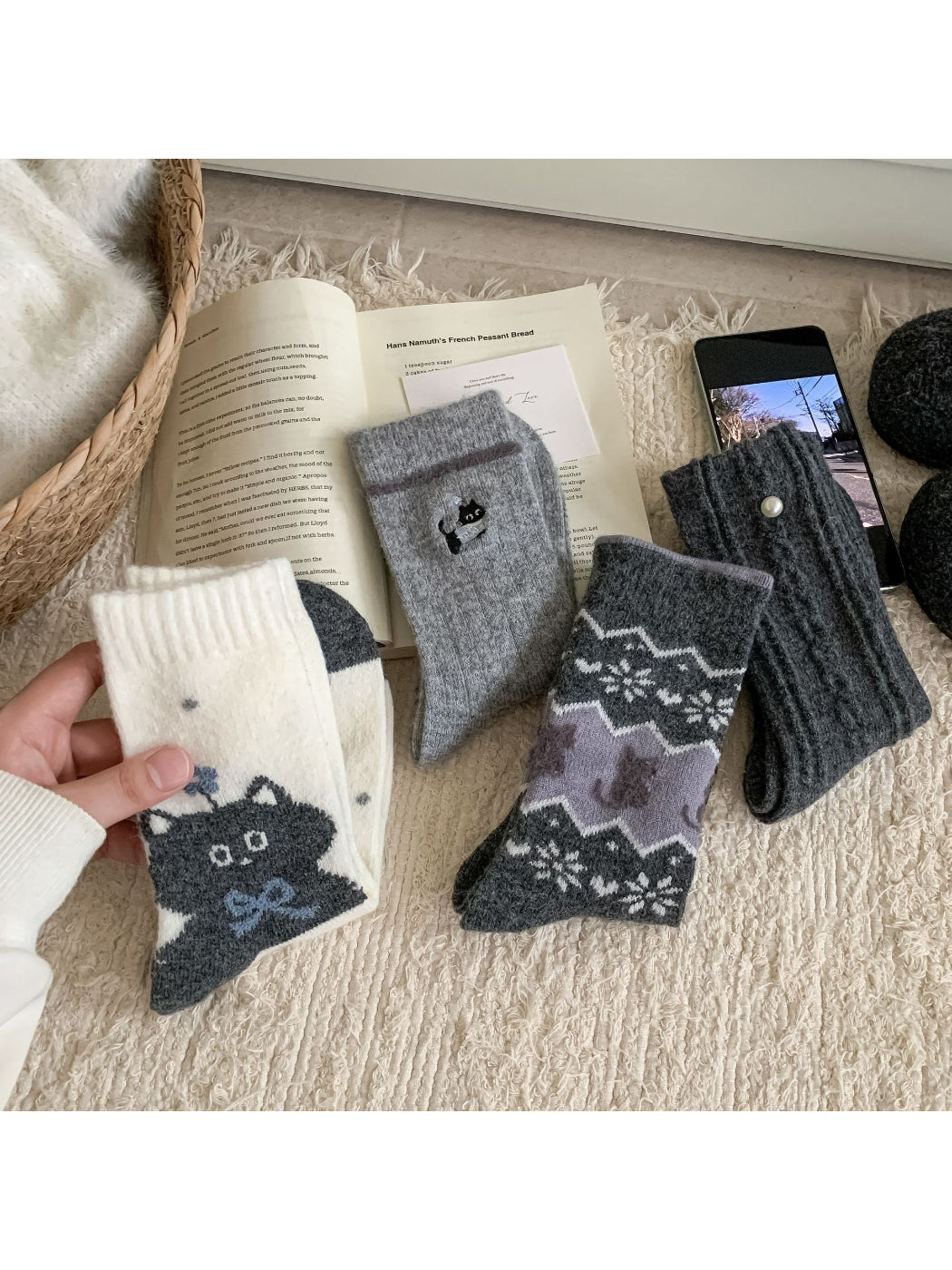 Rufia - Winter Kitty Pattern Crew Socks