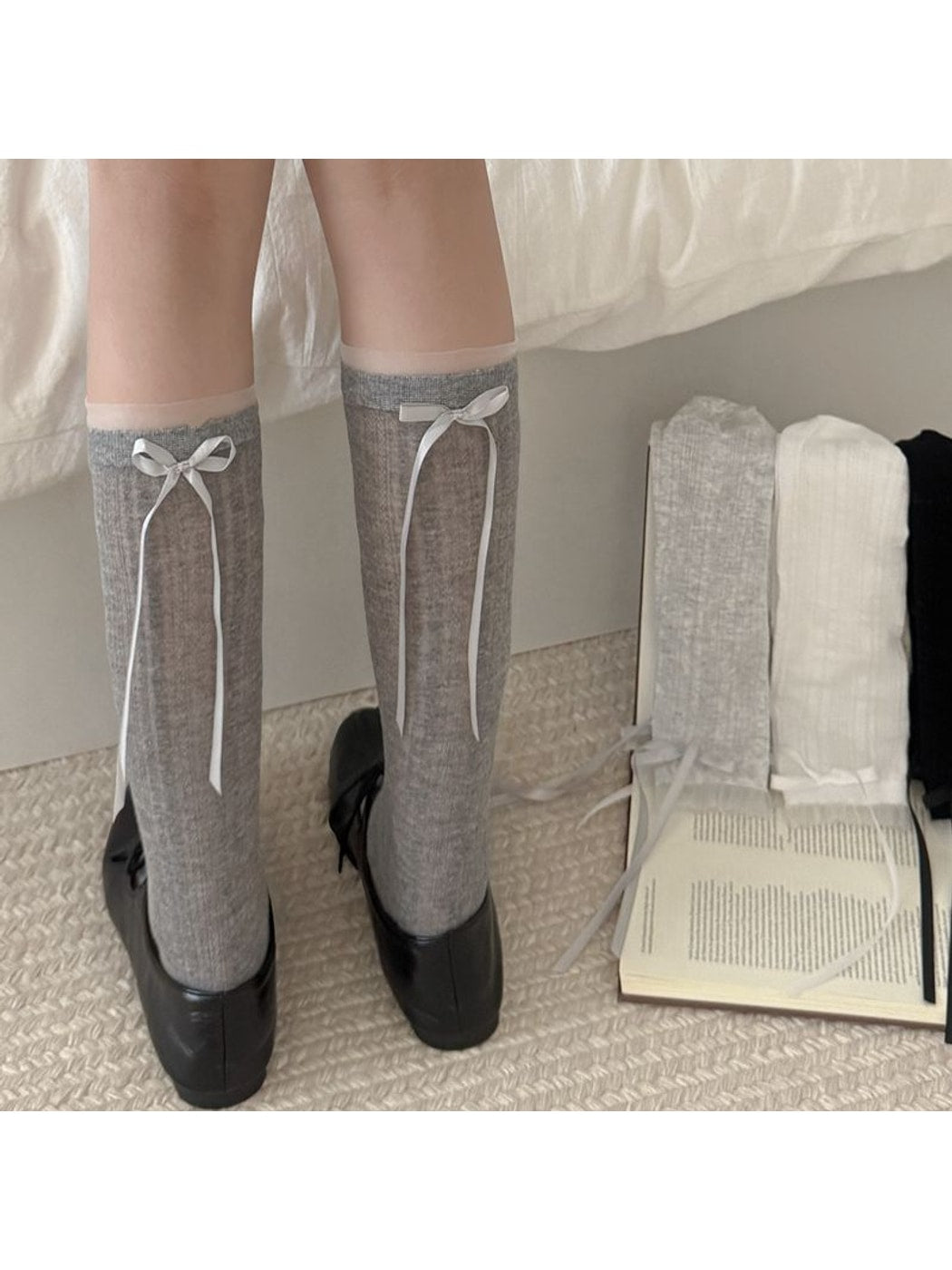 Rufia - Simple Solid Color Bow Mid-calf Socks