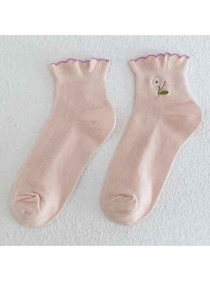 Rufia - Scalloped Floral Embroidered Ankle Socks