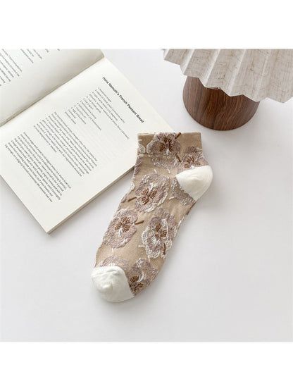 Rufia - Vintage Flower Pattern Ankle Socks